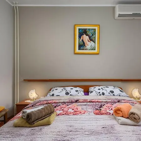 In With Swimming Pool Porec