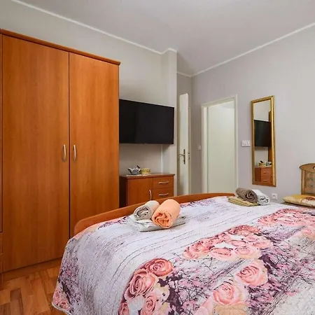 In With Swimming Pool Porec