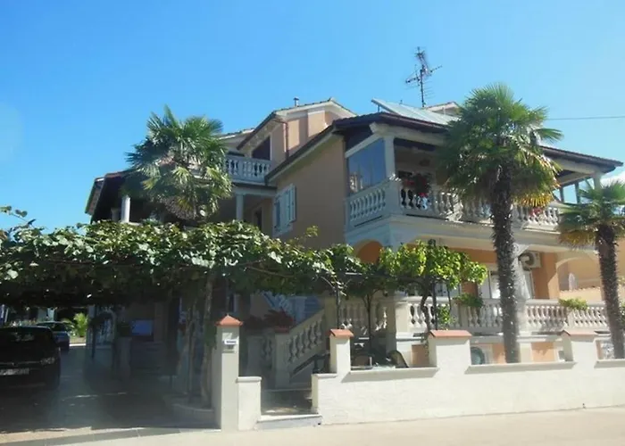 Σπίτι διακοπών In With Swimming Pool Πόρετς