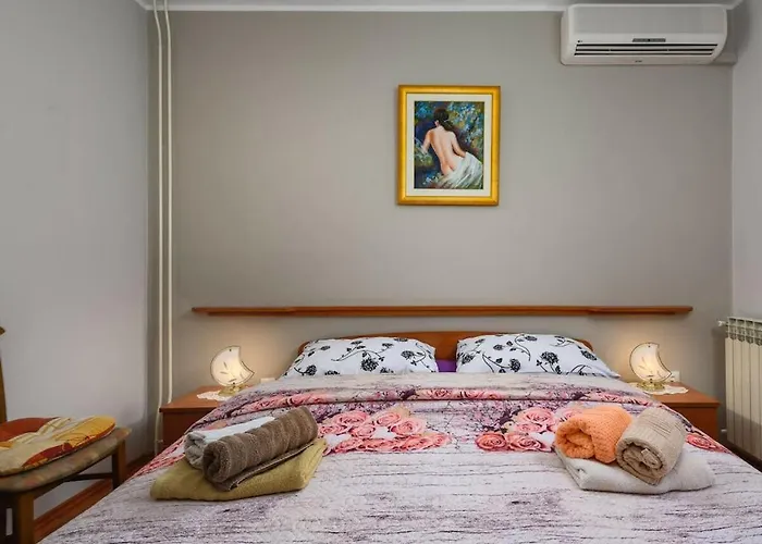 In With Swimming Pool Porec